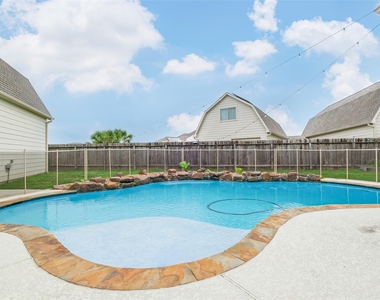 6811 Gonzales Point - Photo Thumbnail 5