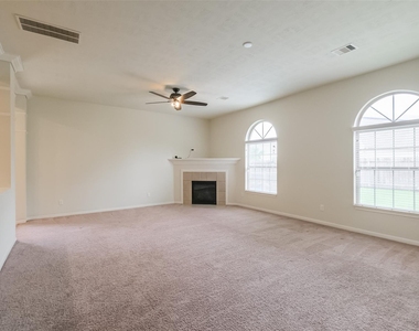 6811 Gonzales Point - Photo Thumbnail 11