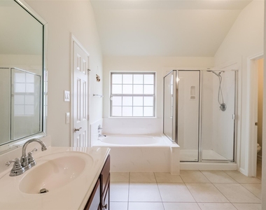 6811 Gonzales Point - Photo Thumbnail 33