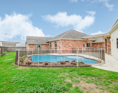 6811 Gonzales Point - Photo Thumbnail 4