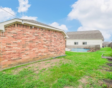 6811 Gonzales Point - Photo Thumbnail 7