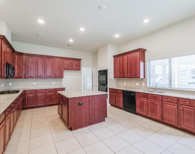 6811 Gonzales Point - Photo Thumbnail 15