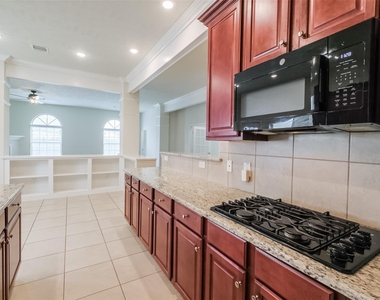 6811 Gonzales Point - Photo Thumbnail 18