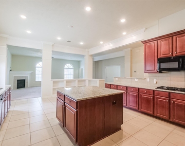 6811 Gonzales Point - Photo Thumbnail 16