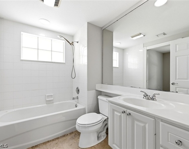 7821 Veronawalk Boulevard - Photo Thumbnail 11
