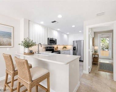 7821 Veronawalk Boulevard - Photo Thumbnail 8