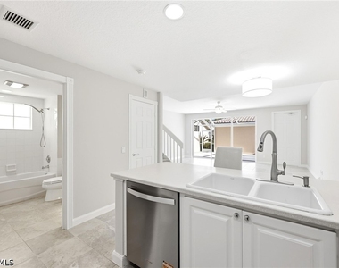 7821 Veronawalk Boulevard - Photo Thumbnail 10