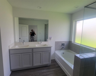 5108 Marcasca Drive - Photo Thumbnail 17