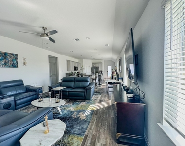 5108 Marcasca Drive - Photo Thumbnail 9