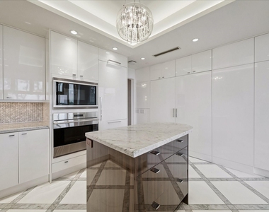 121 N Post Oak Lane - Photo Thumbnail 11