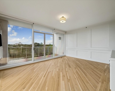 121 N Post Oak Lane - Photo Thumbnail 18