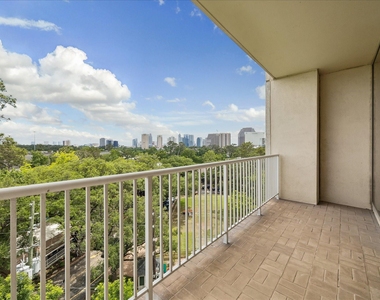 121 N Post Oak Lane - Photo Thumbnail 23