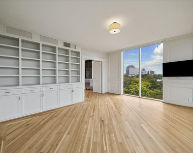 121 N Post Oak Lane - Photo Thumbnail 20