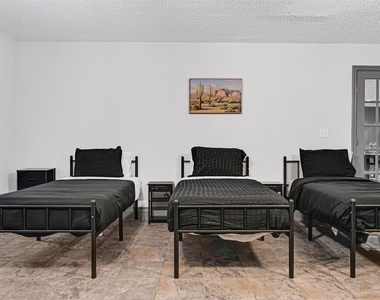 1806 Clayton Drive - Photo Thumbnail 18