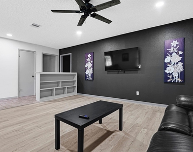 1806 Clayton Drive - Photo Thumbnail 10