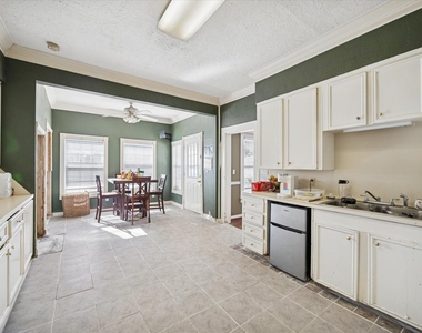 1450 Mesquite Street - Photo Thumbnail 10