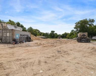 1450 Mesquite Street - Photo Thumbnail 5