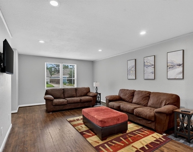 3863 Arbor Street - Photo Thumbnail 11