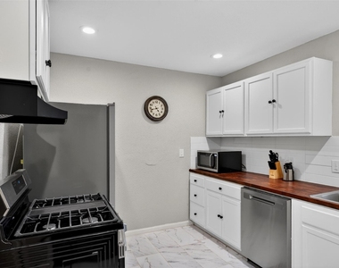 3863 Arbor Street - Photo Thumbnail 22