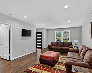 3863 Arbor Street - Photo Thumbnail 12