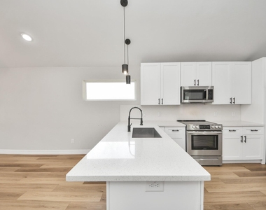 7605 Avenue C - Photo Thumbnail 26