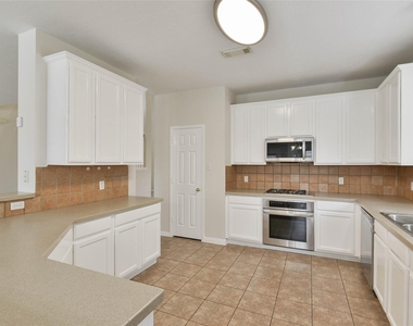 15707 Sandisfield Lane - Photo Thumbnail 10