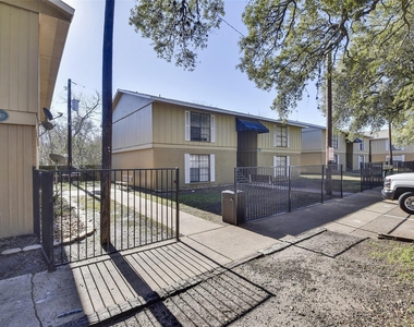 1300 Baker Ave Avenue - Photo Thumbnail 3
