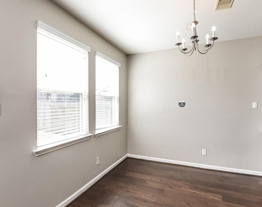 2622 Mesquite Ridge Drive - Photo Thumbnail 4