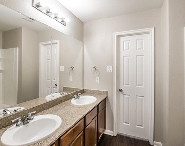 2622 Mesquite Ridge Drive - Photo Thumbnail 10