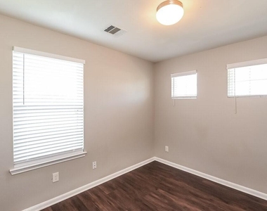 2622 Mesquite Ridge Drive - Photo Thumbnail 11