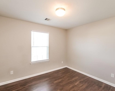 2622 Mesquite Ridge Drive - Photo Thumbnail 12