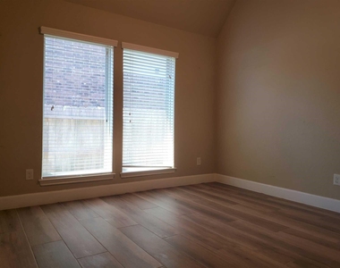 5927 Bristol Path Lane - Photo Thumbnail 24