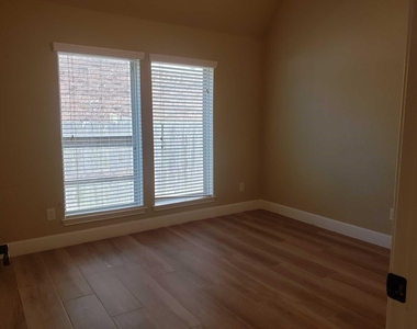 5927 Bristol Path Lane - Photo Thumbnail 18