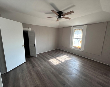 931 9th Avenue - Photo Thumbnail 11