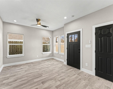8221 Flaxman St - Photo Thumbnail 8