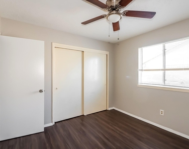 13916 Bonnercrest Drive - Photo Thumbnail 11