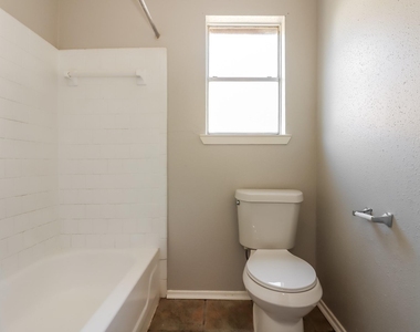 13916 Bonnercrest Drive - Photo Thumbnail 12