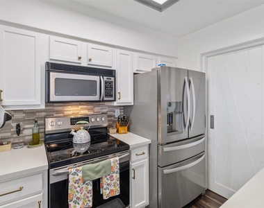 7600 Emmett F Lowry Expressway - Photo Thumbnail 9