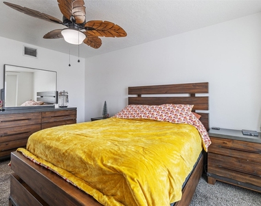 7600 Emmett F Lowry Expressway - Photo Thumbnail 11