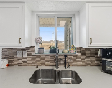 7600 Emmett F Lowry Expressway - Photo Thumbnail 8