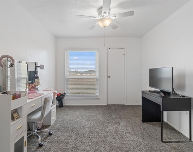 7600 Emmett F Lowry Expressway - Photo Thumbnail 17