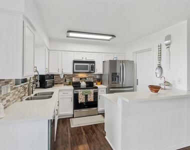 7600 Emmett F Lowry Expressway - Photo Thumbnail 6