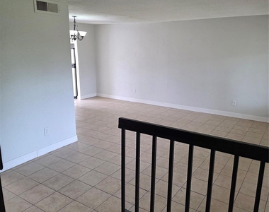 10343 Huntington Place Drive - Photo Thumbnail 2