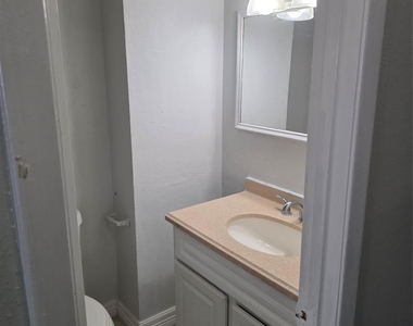 10343 Huntington Place Drive - Photo Thumbnail 15