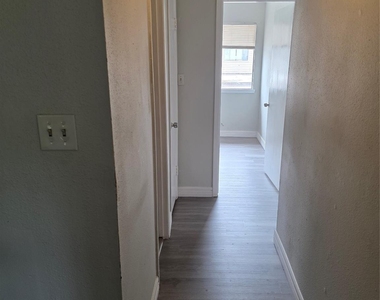 10343 Huntington Place Drive - Photo Thumbnail 12