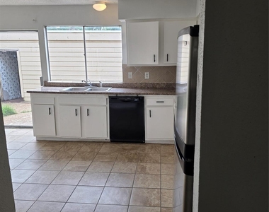 10343 Huntington Place Drive - Photo Thumbnail 18