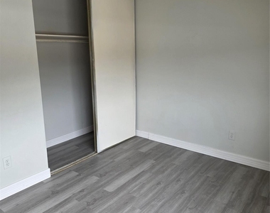 10343 Huntington Place Drive - Photo Thumbnail 6