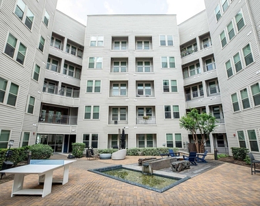 10300 Katy Freeway - Photo Thumbnail 9