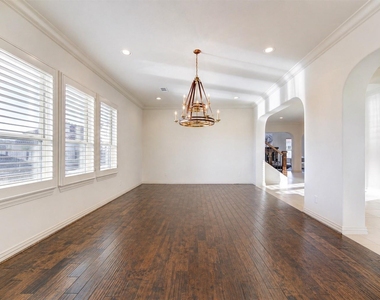 2422 Camden Creek Lane - Photo Thumbnail 3