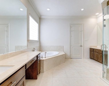 2422 Camden Creek Lane - Photo Thumbnail 21